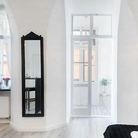 Wenceslas Square / Main Station - New Studio***** Apartment *