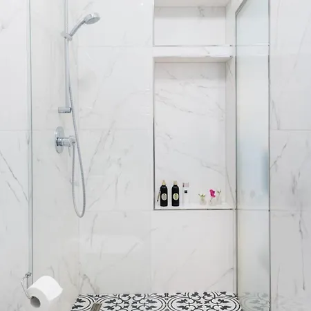 Wenceslas Square / Main Station - New Studio***** דירה פראג