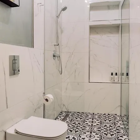 Wenceslas Square / Main Station - New Studio***** Apartment Prague
