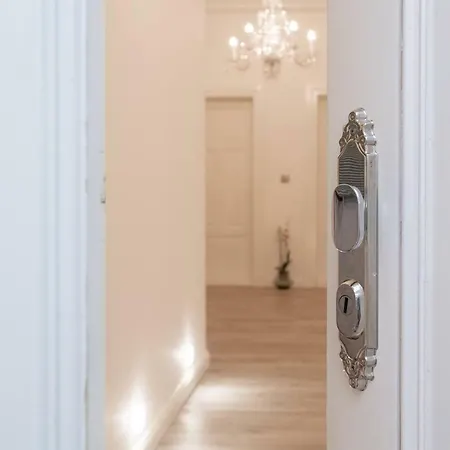 Wenceslas Square / Main Station - New Studio***** *