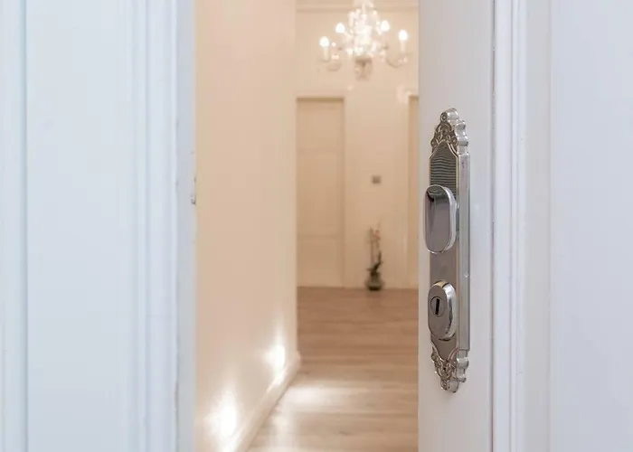 Wenceslas Square / Main Station - New Studio***** *